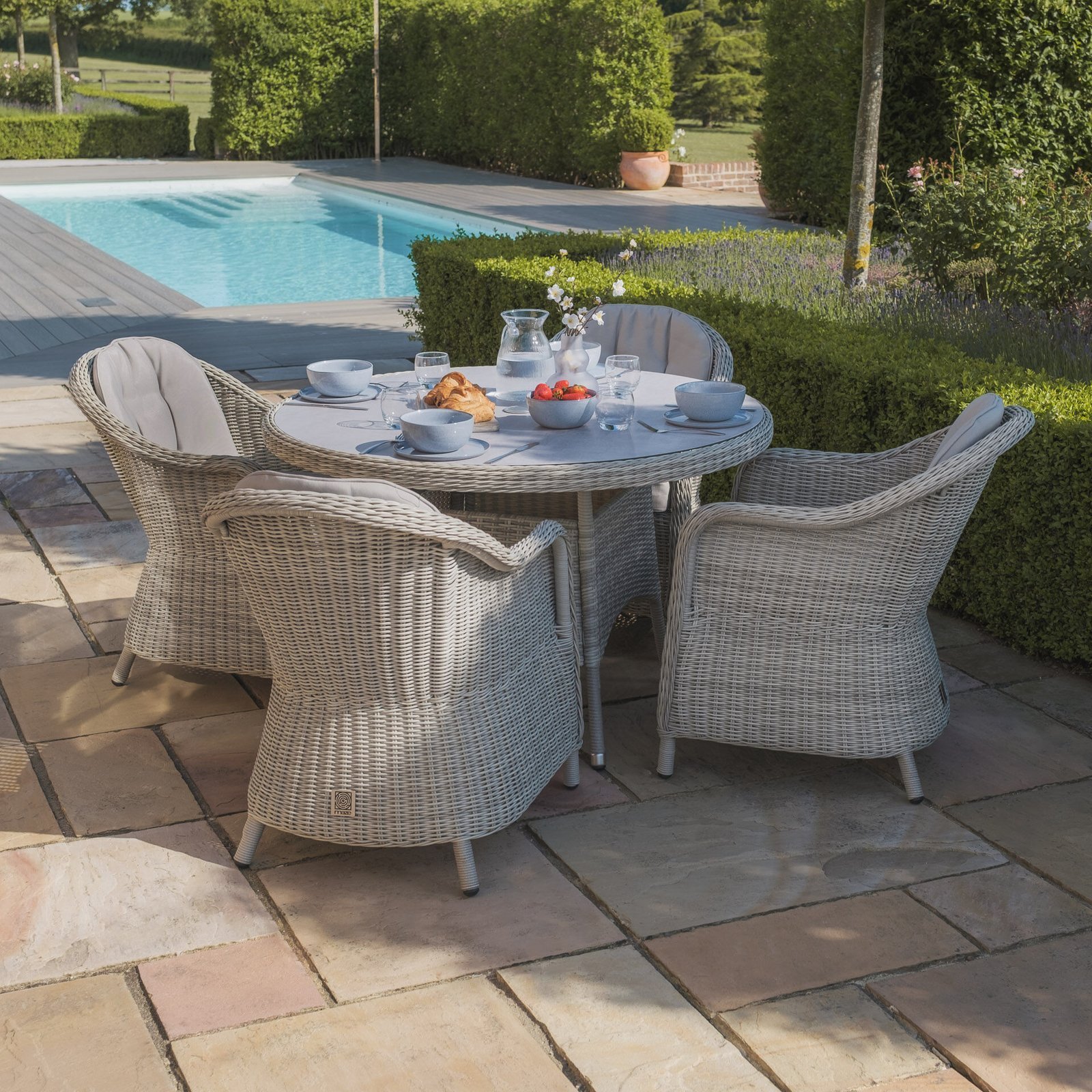 Oxford Heritage 4 Seat Round Rattan Dining Set - Ceramic Glass - Image 9