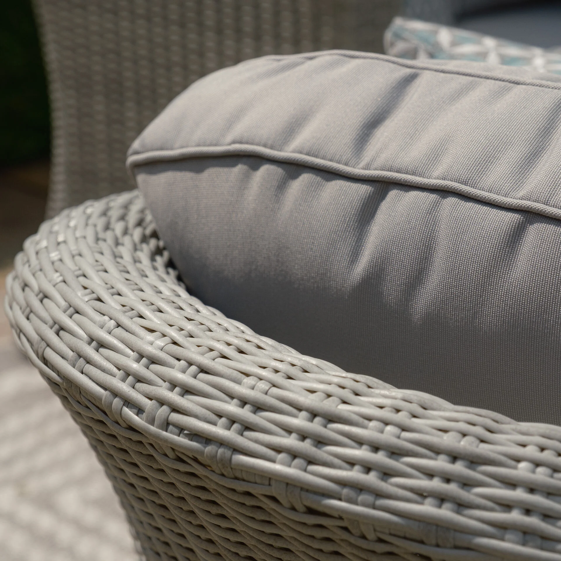 Oxford Small Rattan Corner Sofa Set with Armchair - Ceramic Glass - Image 7